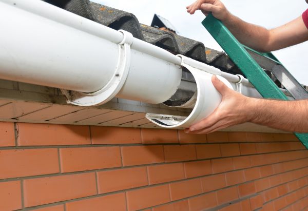 Cost of Gutter Maintenance in Cordova