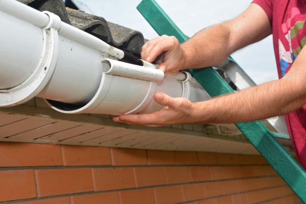 Cost of Large Gutter Repair in Cordova