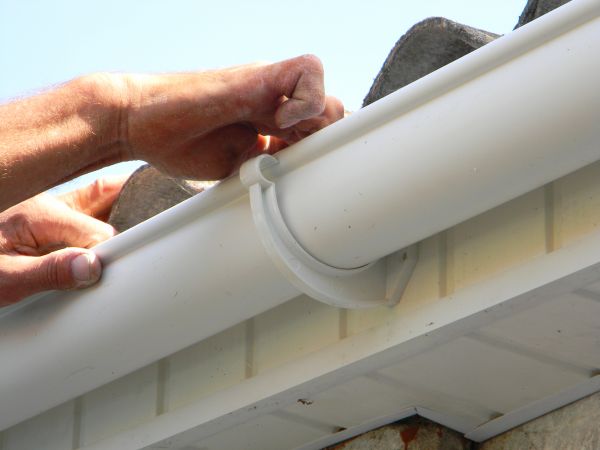 Cost of Plastic Gutter Repair in Cordova